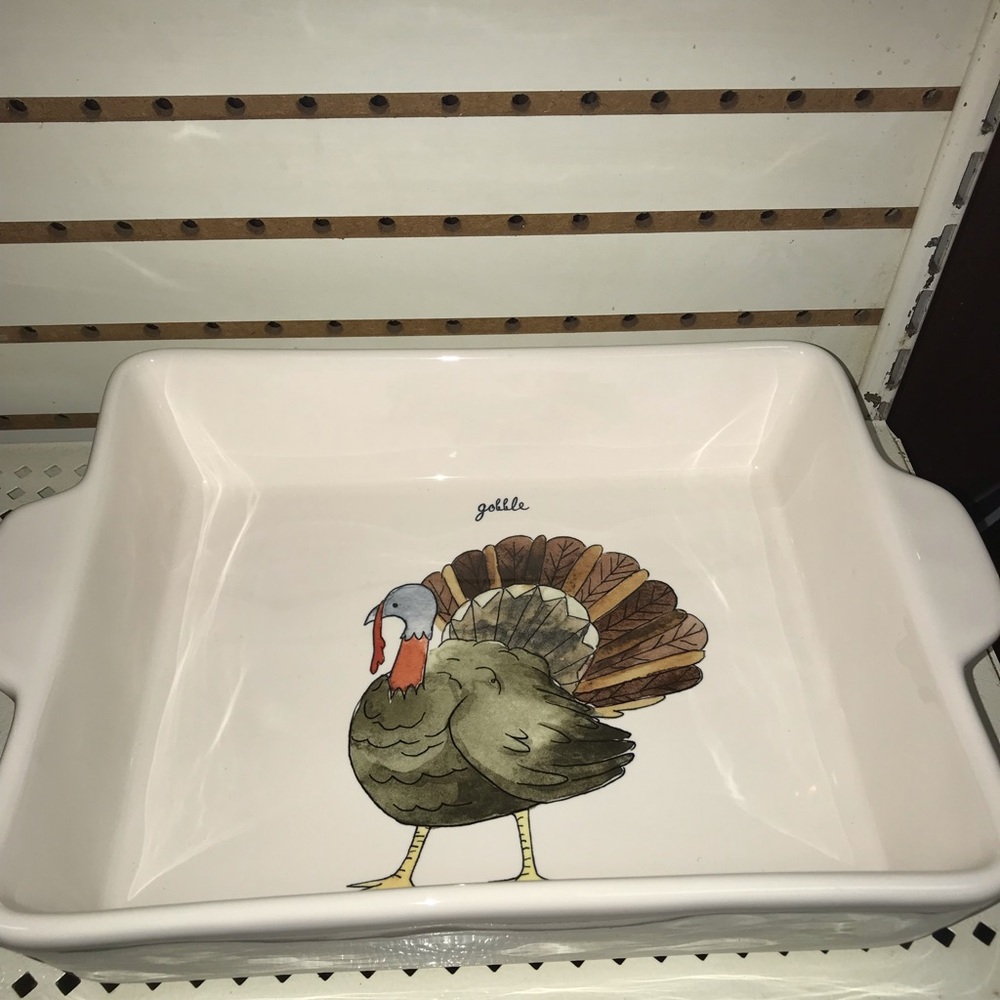 Rae Dunn Casserole dish